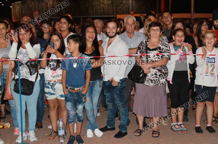 Глория и Симона пяха за димитровградчани