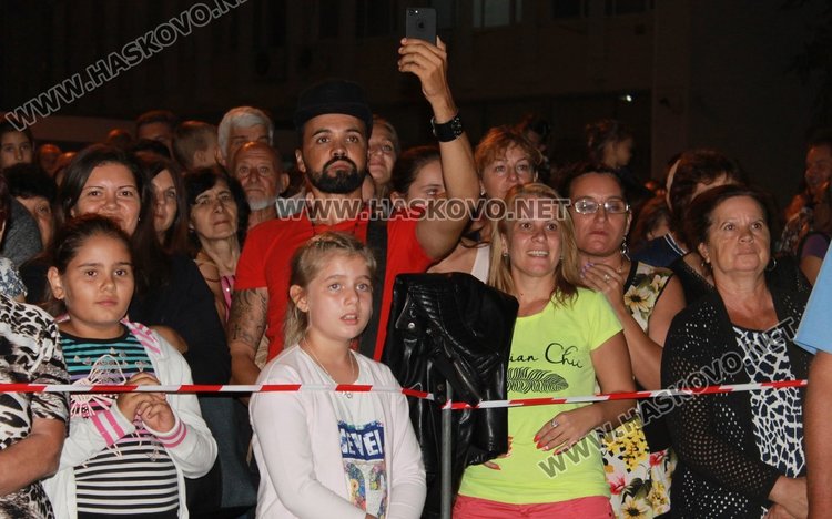 Глория и Симона пяха за димитровградчани