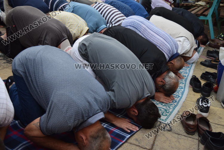 Курбан Байрам е.Мюфтийството започва голяма благотворителна кампания