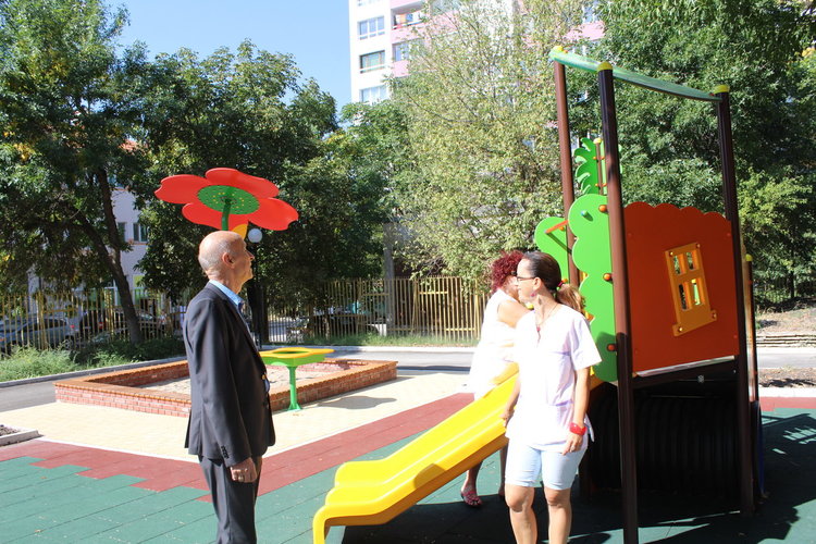 Кметът Добри Беливанов посети обновената детска градина „Слънце“