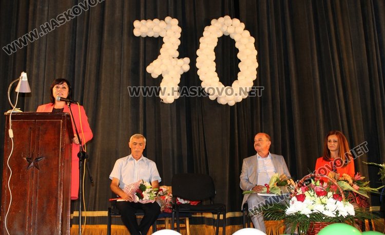 Корнелия Нинова се срещна с димитровградчани