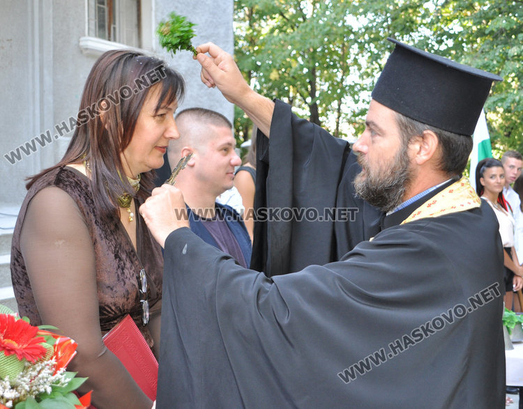 Звънецът би за 240 ученици в Спортното, кмет и областен откриха учебната година