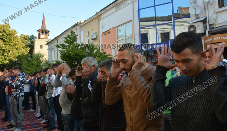 Молитва за празника в храма и в сватбен салон