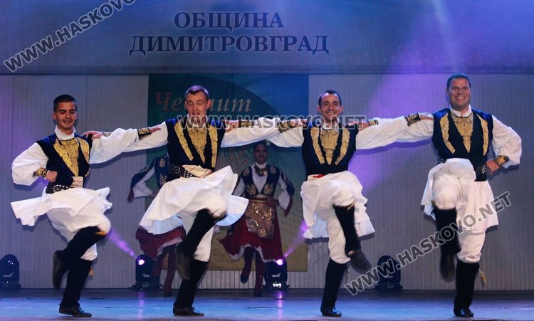 Певицата Николина Чакърдъкова зарадва димитровградчани с концерт