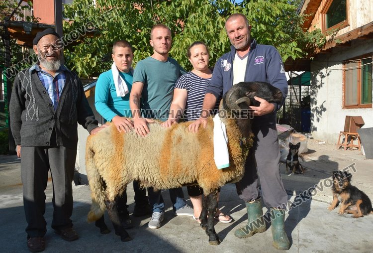 Молитва за празника в храма и в сватбен салон