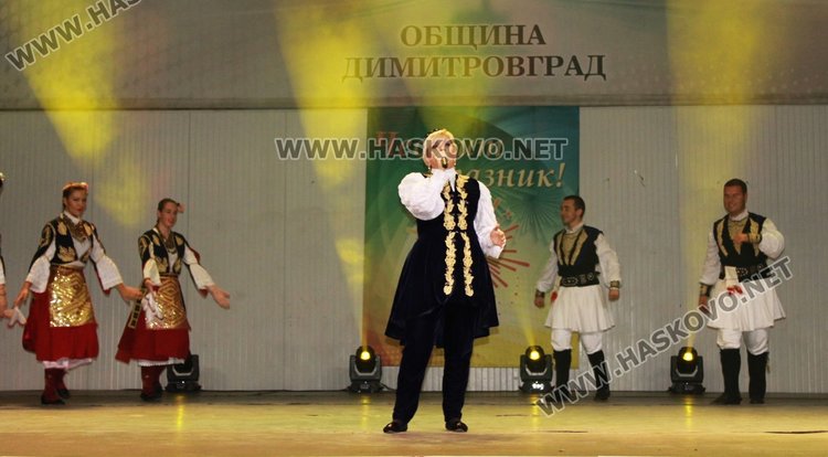 Певицата Николина Чакърдъкова зарадва димитровградчани с концерт