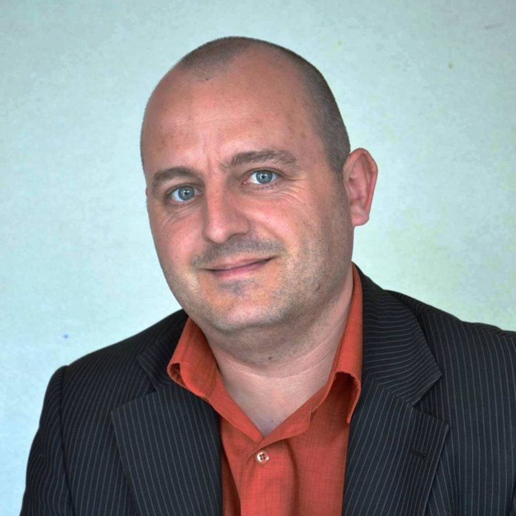 Божидар Стоянов