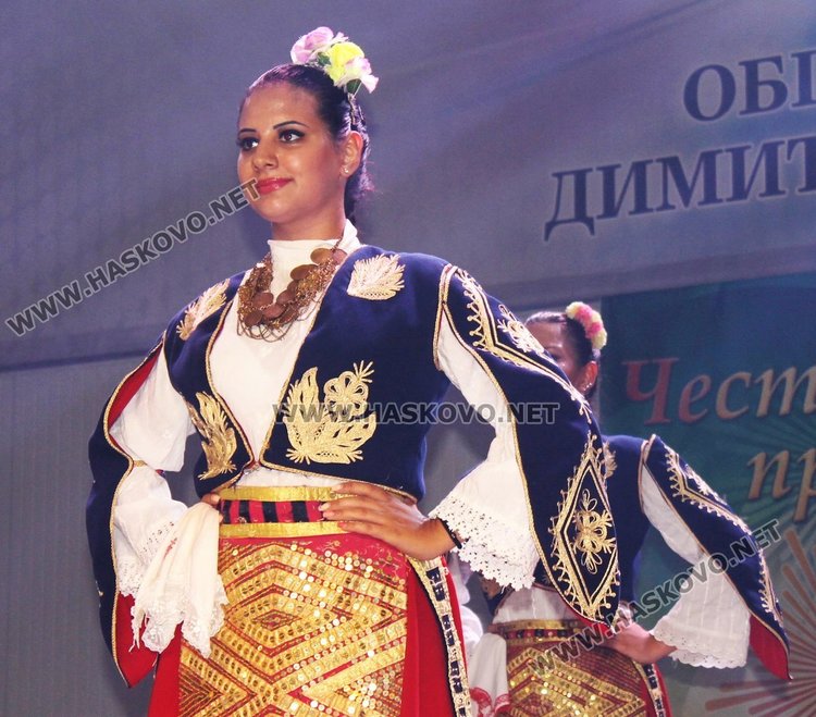 Певицата Николина Чакърдъкова зарадва димитровградчани с концерт