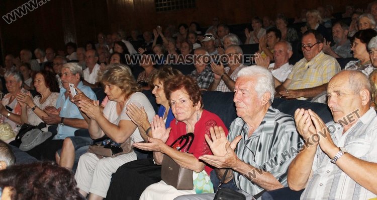 Срещата се проведе в кино "Химик"