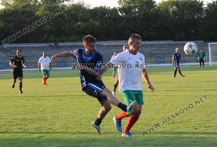 Мачът на ветераните от Димитровград и звездите на САЩ 94 завърши с равенство