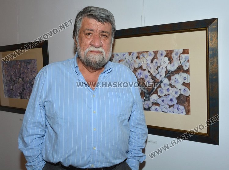Първата си изложба от акварели и пластика откри снощи в галерия "Петко Чурчулиев" скулптурът и почетен гражданин на Димитровград Вежди Рашидов