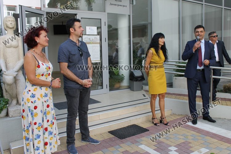 Студенти сътвориха новия календар на Димитровград