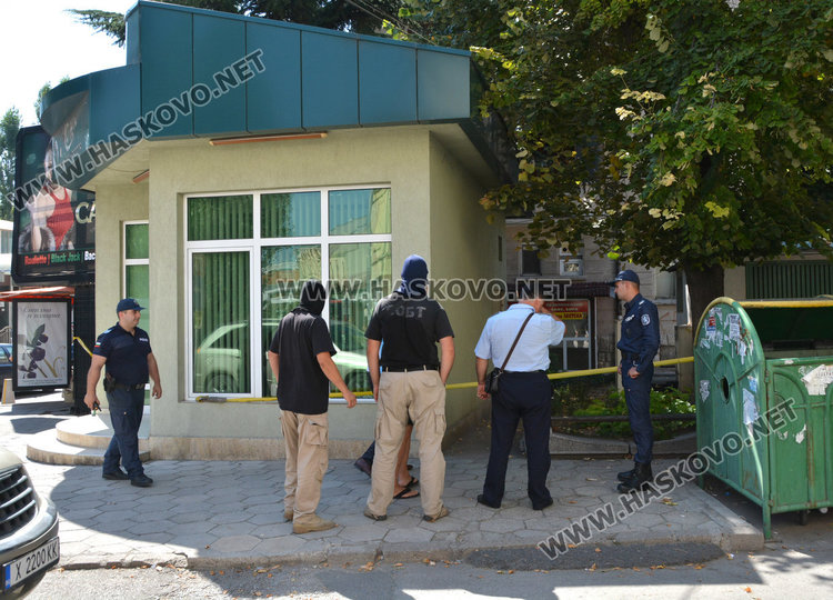 Съмнителен сак блокира бул. „България“ и вдигна на крак спецполицаи   