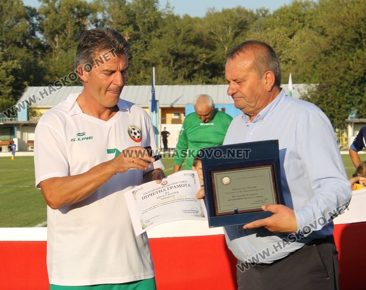 Мачът на ветераните от Димитровград и звездите на САЩ 94 завърши с равенство