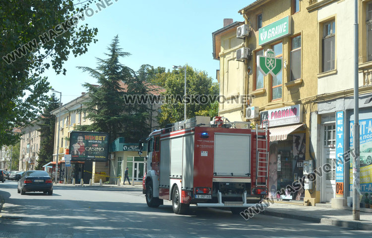 Съмнителен сак блокира бул. „България“ и вдигна на крак спецполицаи   