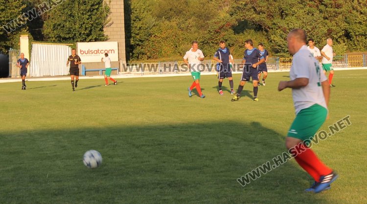 Мачът на ветераните от Димитровград и звездите на САЩ 94 завърши с равенство