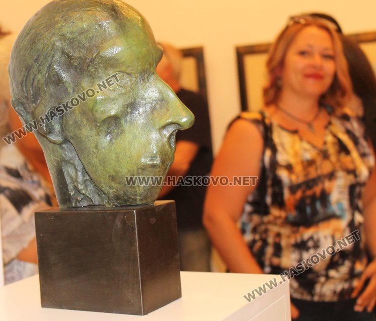 Вежди Рашидов откри първа самостоятелна изложба в Димитровград