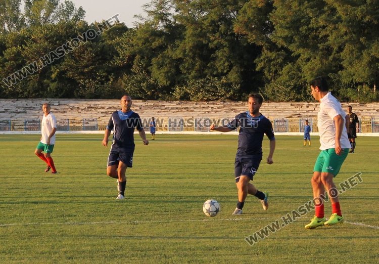 Мачът на ветераните от Димитровград и звездите на САЩ 94 завърши с равенство