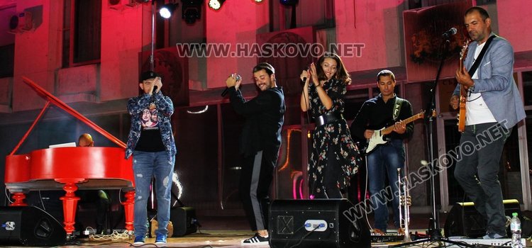 Пейо Филипов и неговия бенд от софийския пиано бар "Camino"