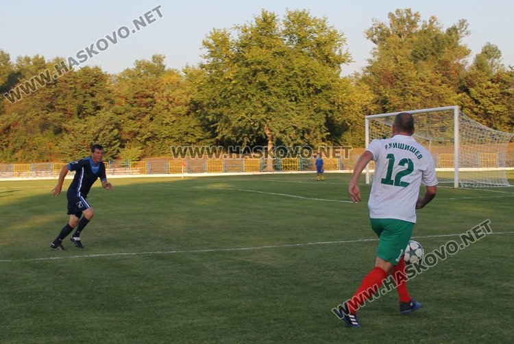 Мачът на ветераните от Димитровград и звездите на САЩ 94 завърши с равенство