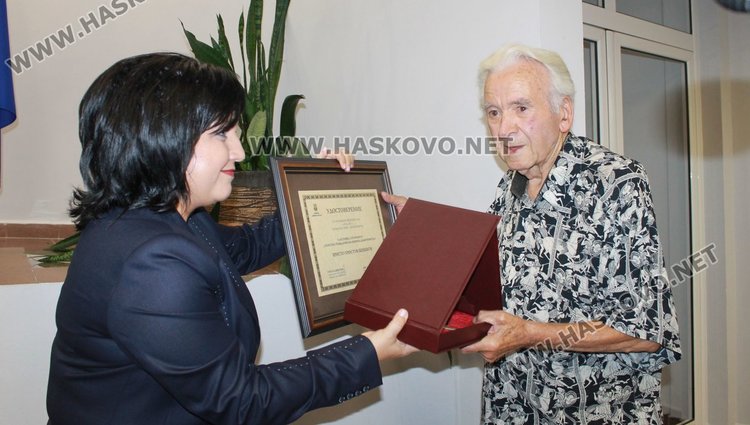 Новият почетен гражданин Христо Шишков: Обичайте Димитровград!