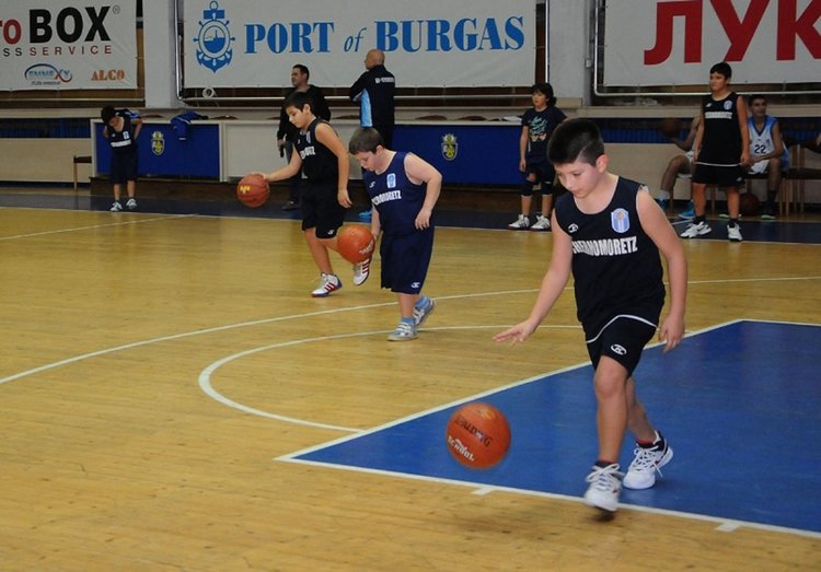 Събират млади баскетболисти на турнир в понеделник в зала „Арпезос“