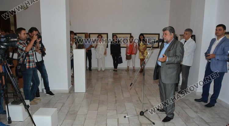 Вежди Рашидов откри първа самостоятелна изложба в Димитровград