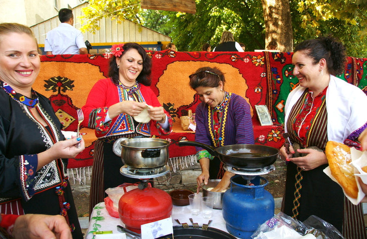 Кулинарен фест събра гости от Франция, Гърция и Турция в Ивайловград