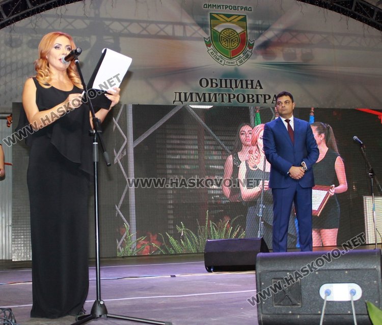 С уникално шоу и заря Димитровград посрещна 70-ия рожден ден -ВИДЕО