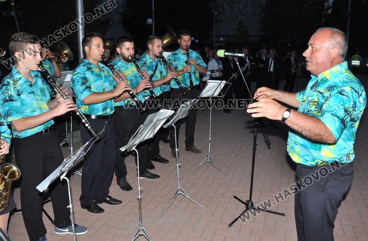 С парад на мажоретки завършиха празниците на Димитровград