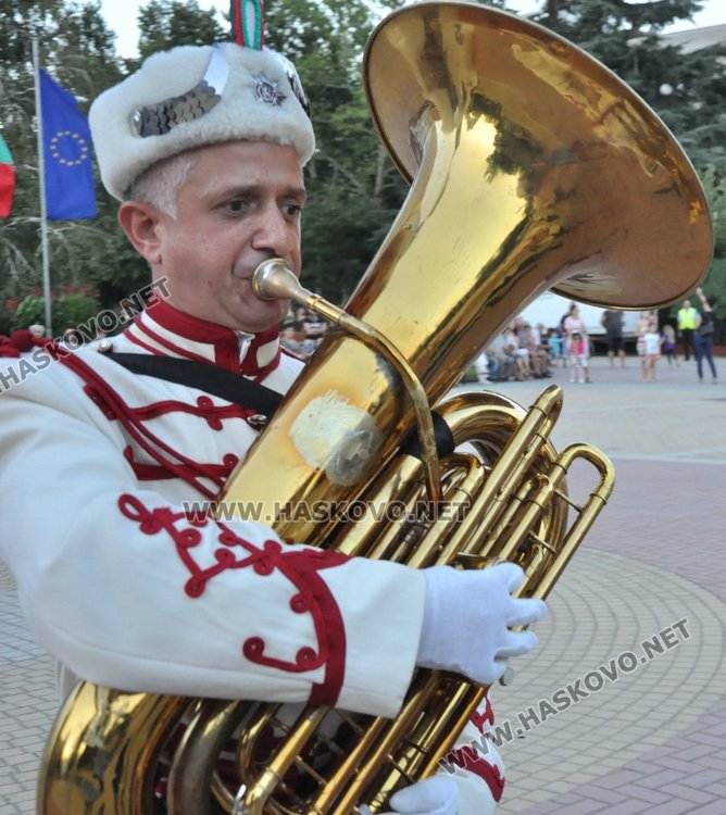 С парад на мажоретки завършиха празниците на Димитровград