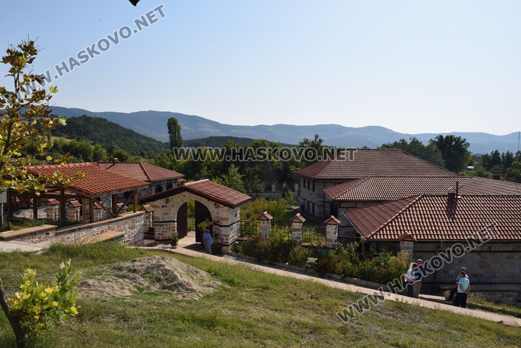 Двоен Байрам в Биволяне,хиляди на събора на Елмалъ баба текке