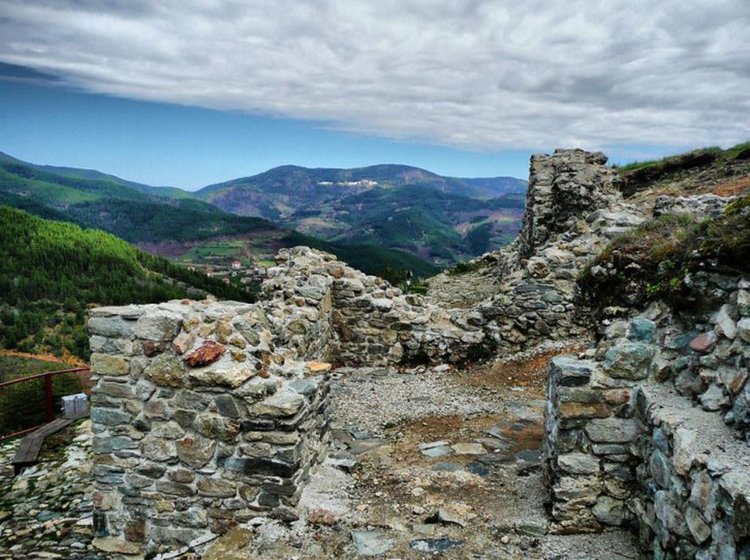 Уроци по родолюбие планират от читалището в Смилян