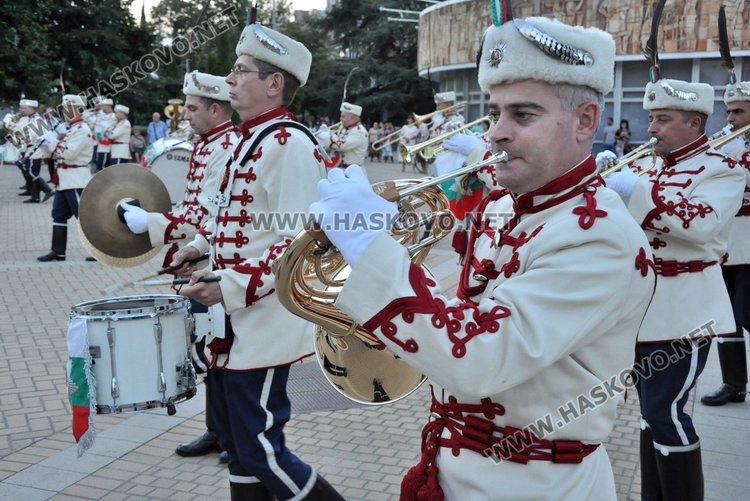 С парад на мажоретки завършиха празниците на Димитровград