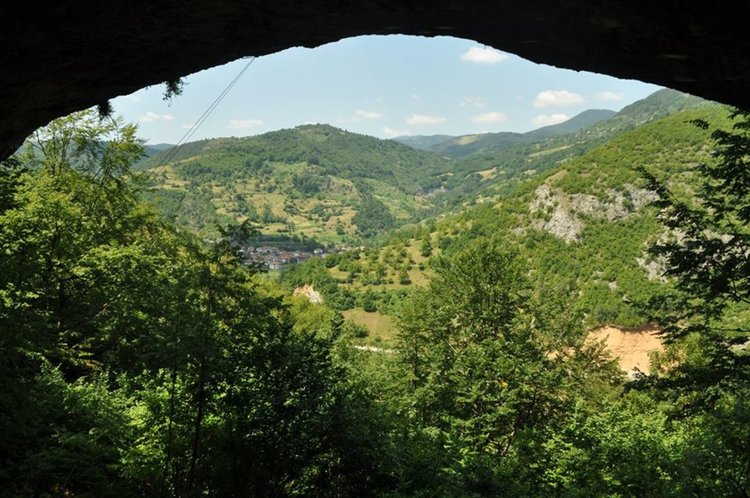 Уроци по родолюбие планират от читалището в Смилян