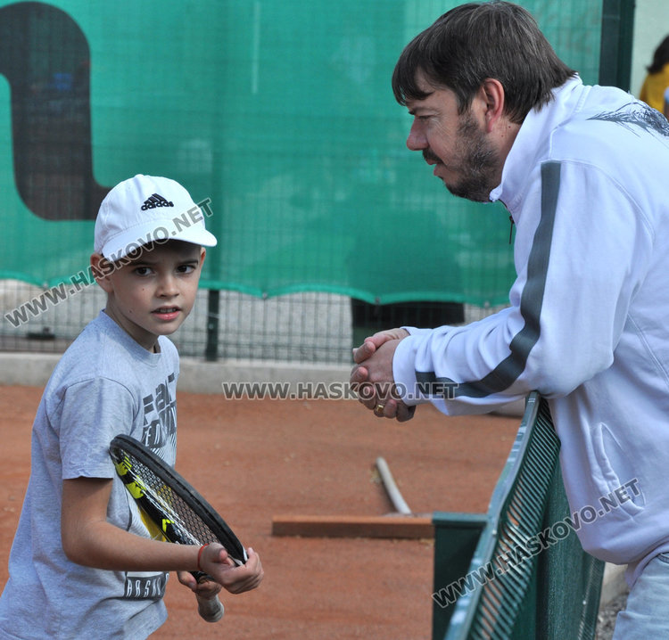 8-годишни откриха тенис турнир за Деня на Хасково, надпревара и за аматьори