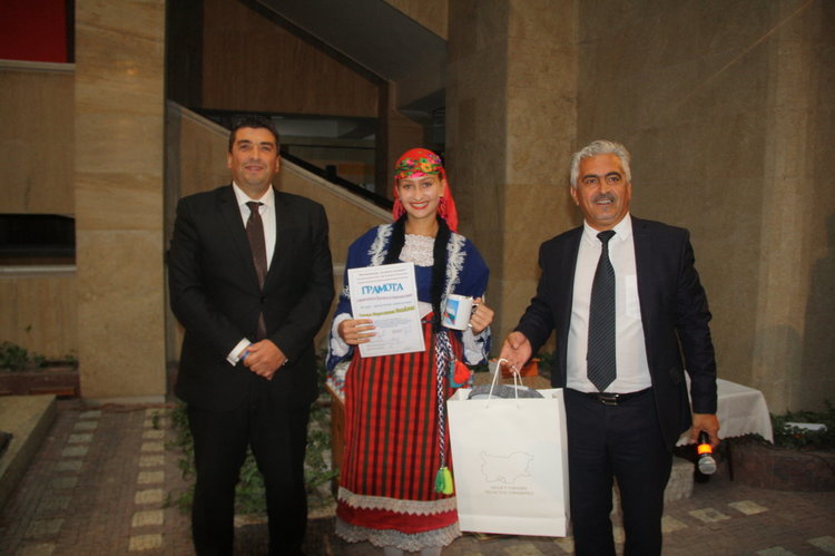 Под егидата на областния управител стартира второто издание на фото конкурса „Аз раста патриот“