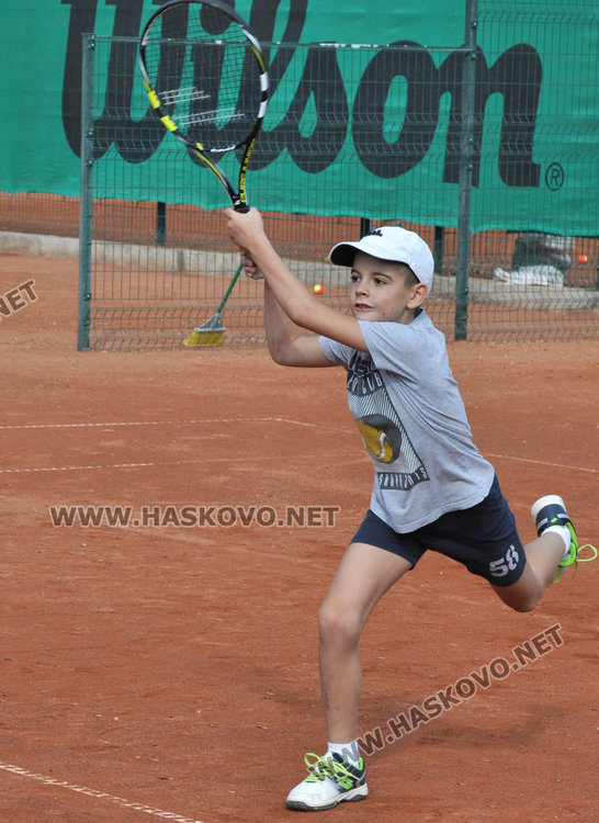 8-годишни откриха тенис турнир за Деня на Хасково, надпревара и за аматьори