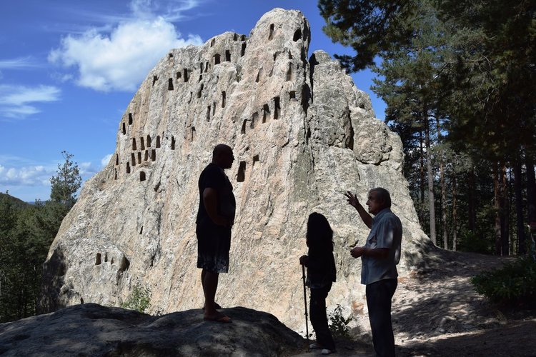  Голям е интересът към чудото „Орлови скали“ край Ардино