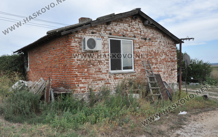 Краварник с 30 животни пламна край Узунджово