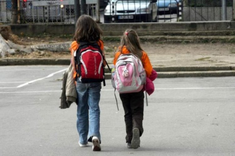 379 издирват децата извън училище в областта