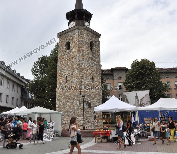 Майстор възражда древно изкуство на женски накити на чаршията в Хасково 