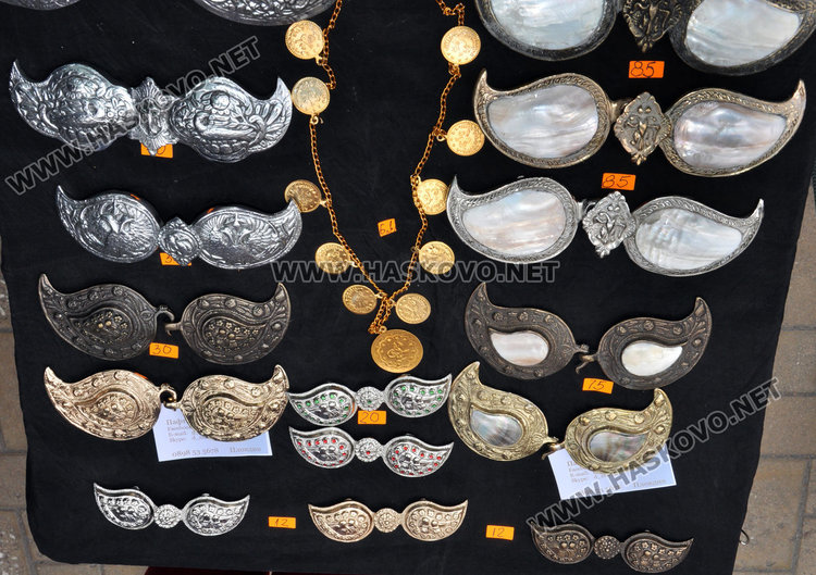 Майстор възражда древно изкуство на женски накити на чаршията в Хасково 