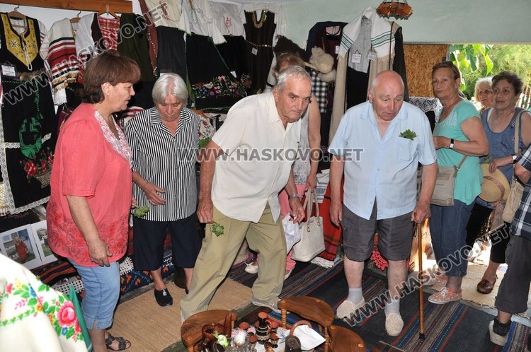 Един от туристическите маршрути включваше етнографския музей в село Воден