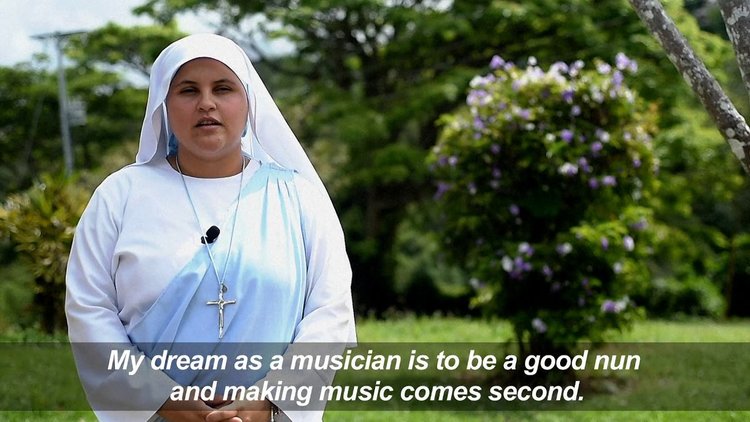 Колумбийски монахини посрещат папата с рап (видео)