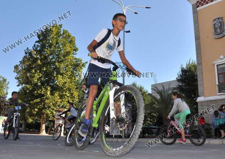 16 колоездачи в надпревара за Деня на Хасково