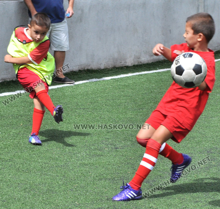 6 отбора футболисти в турнир за Деня на Хасково