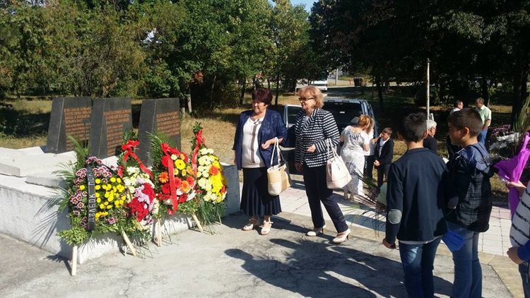 Почетоха Съединението в димитровградския квартал Черноконево