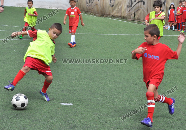 6 отбора футболисти в турнир за Деня на Хасково