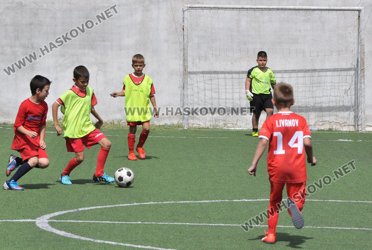 6 отбора футболисти в турнир за Деня на Хасково